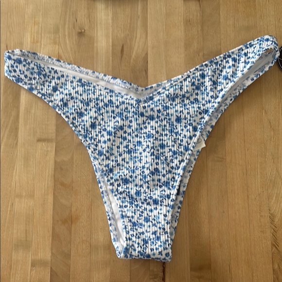 NWT Hollister Blue Floral Ribbed Two-Piece Bathing Suit Top S Bottom M - Picture 6 of 9